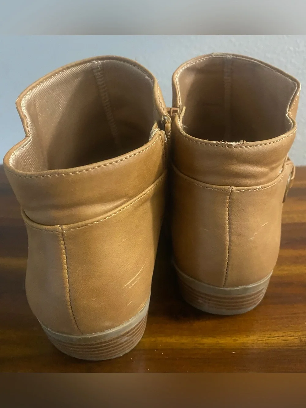 LifeStride Amara ankle booties with crisscross straps